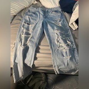 I’m selling american eagle mom jeans